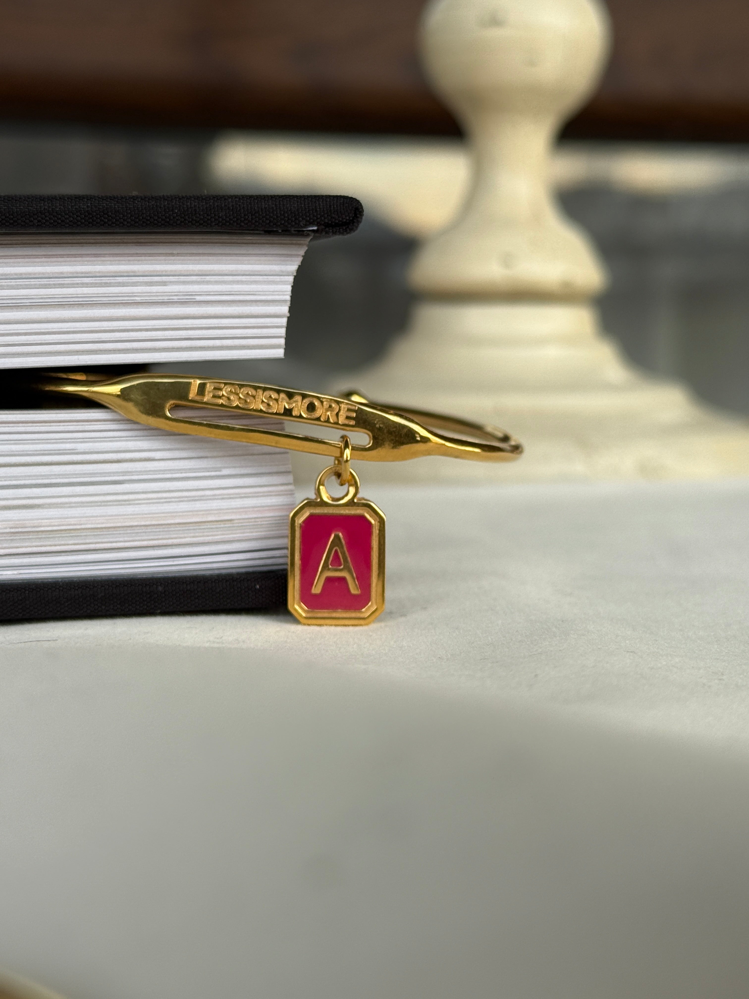 სამაჯური ინიციალებით